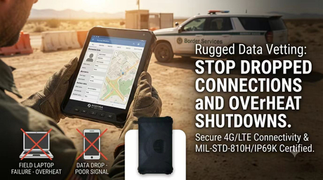 現場検査中に移動法執行用の頑丈なタブレットを使用する国境警備隊員。jpg